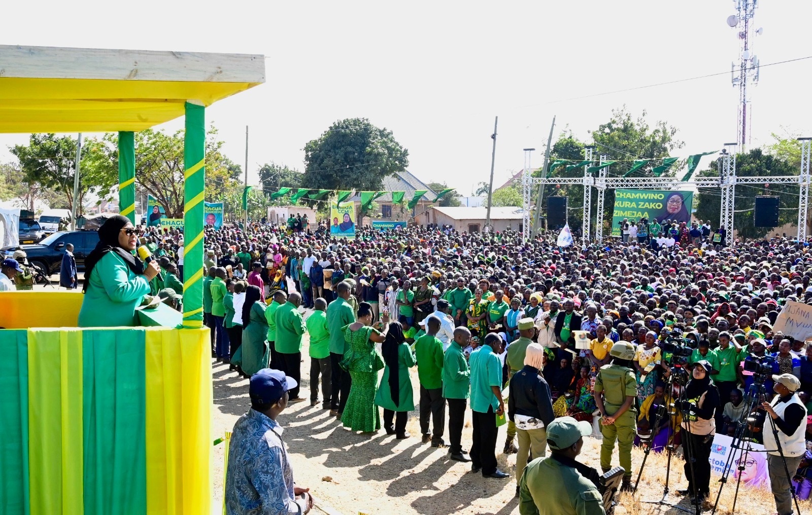  The ruling CCM’s candidate for the Tanzanian Presidency come the October 29 General Election, Samia Suluhu Hassan, addresses a campaign rally at Chamwino in Dodoma Region yesterday. 